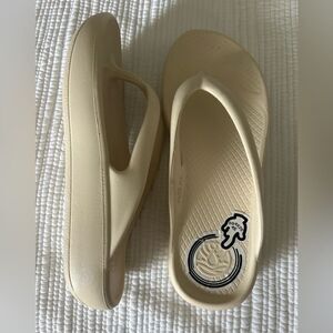 Freewaters Cloud 9 Women’s Comfort Ultra Lightweight Off White Flip Flop Sandals